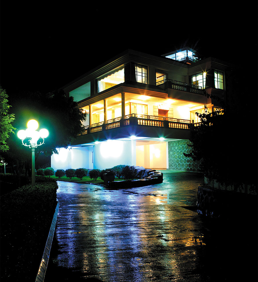 黑眼睛廣告為雁鳴湖旅游度假村宣傳推廣拍攝的風光圖片之雨夜