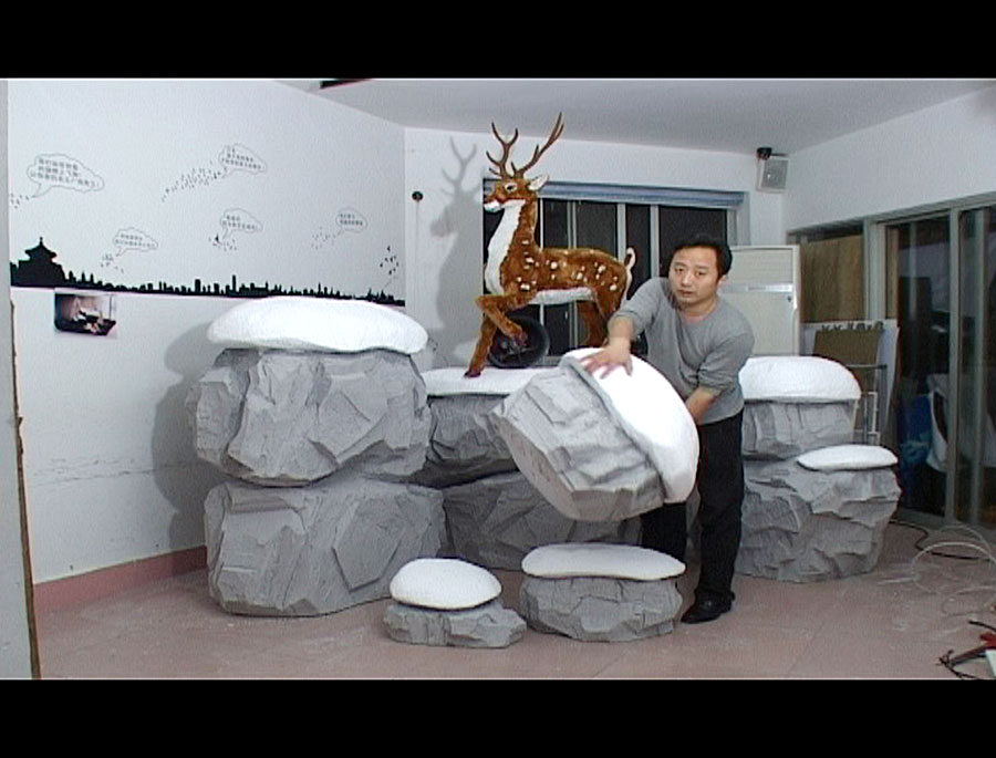 萬科圣誕節氛圍營造-巖石和雪制作完畢